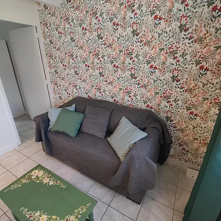 La Crique Holiday home
